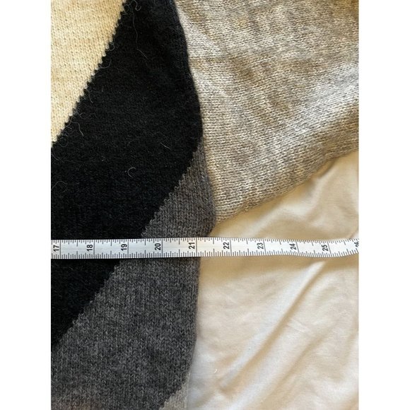 Vintage Peruvian Alpaca Hair Sweater Size Medium - Picture 3 of 5